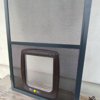 Moskitiery Kraków - moskitiery drzwiowe z przejściem dla zwierząt