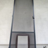 Moskitiery Kraków - moskitiery drzwiowe z przejściem dla zwierząt