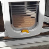 Moskitiery Kraków - moskitiery drzwiowe z przejściem dla zwierząt