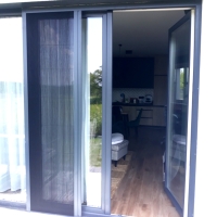 Moskitiery Kraków - moskitiery drzwiowe plisowane